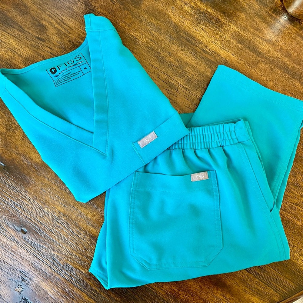 Figs TEAL scrub set